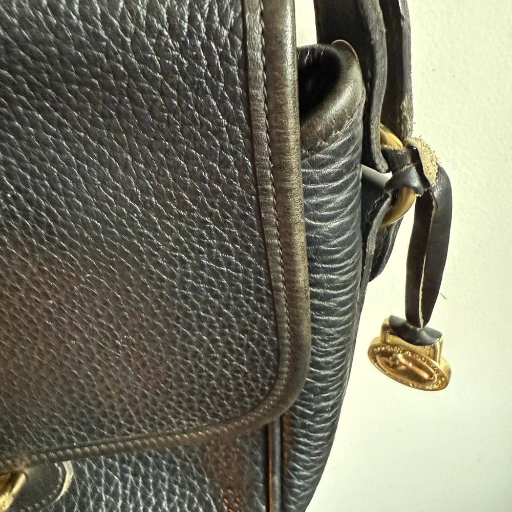 Vintage Dooney & Bourke, all leather black equestrian crossbody bag. - Picture 3 of 13
